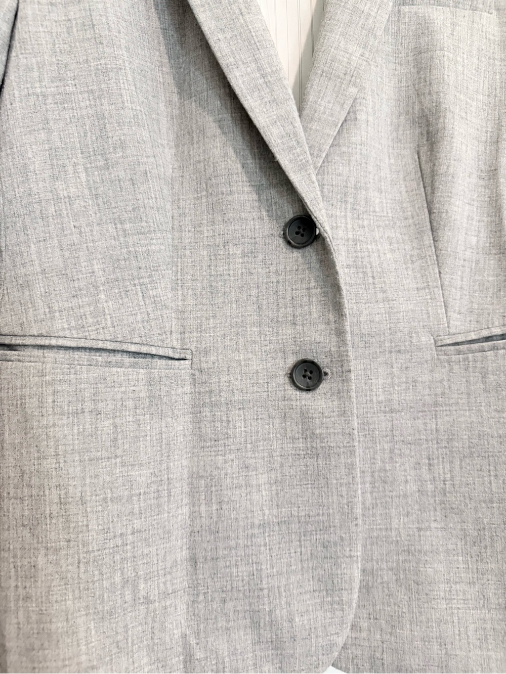 Banana Republic Light Gray Tailored Women's Blazer - Picture 3 of 4